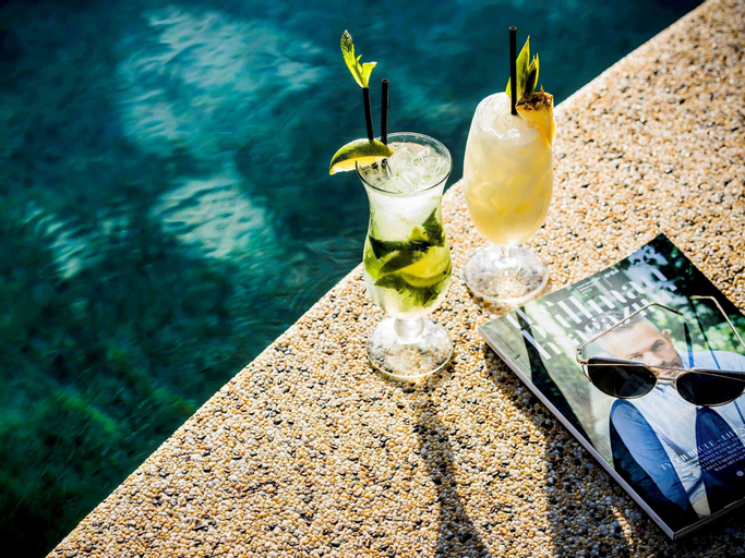Food & Drinks 13