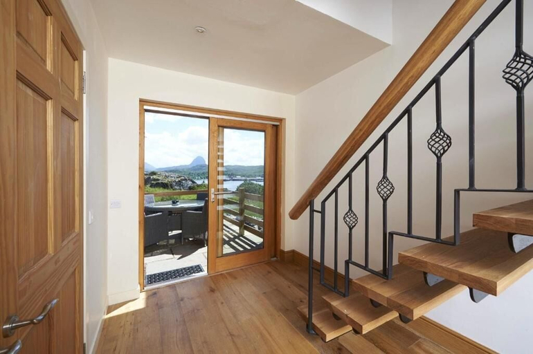 Others 5, Waterloo House, Highland