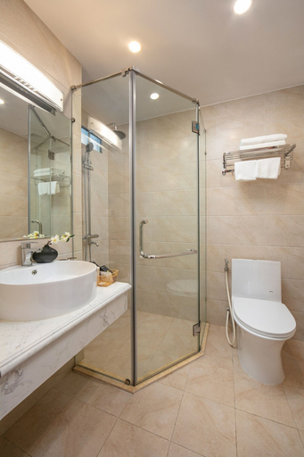 Bathroom, NHA NGHI LY NA, Huế