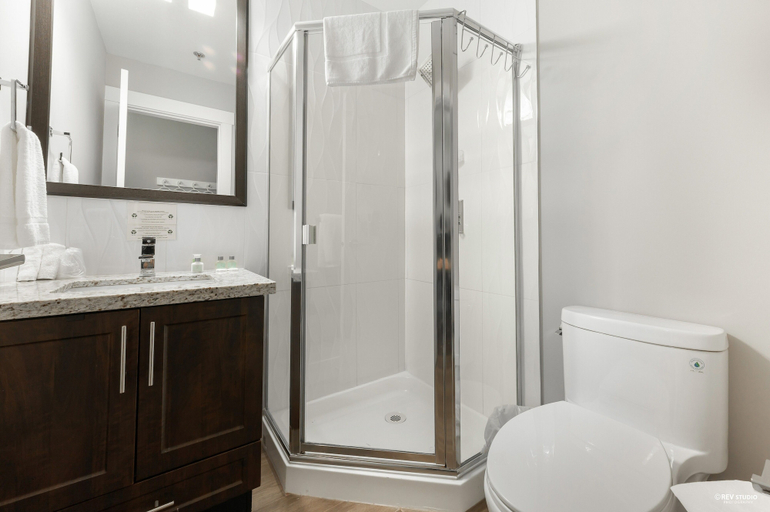 Bathroom 5, Queens Hotel, Greater Vancouver