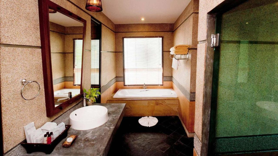 Bathroom 5, Railay Village Resort, Mueang Krabi