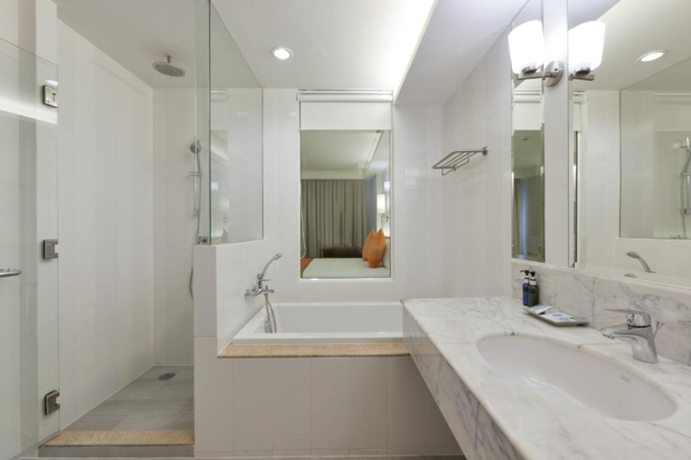 Bathroom 5, Hisea Hua Hin Hotel, Hua Hin