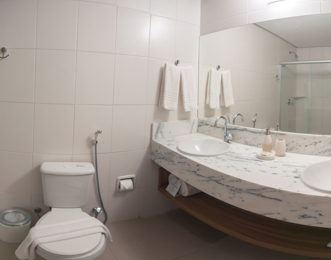 Bathroom 4, Malibu Plaza Hotel, Lauro de Freitas