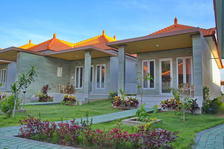 Exterior & Views 13