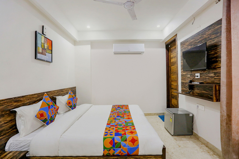 Bedroom 3, FabHotel Amrit Grand, Gurgaon