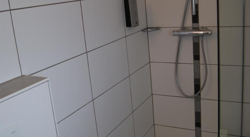 Bedroom 2, Hotel Acacia, Esch-sur-Alzette