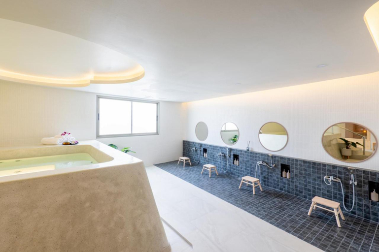 Bathroom 5, HOMA Si Racha, Si Racha