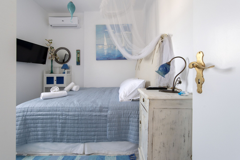 Bedroom 4, Ricos Two bedroom House - Naoussa Paros, South Aegean