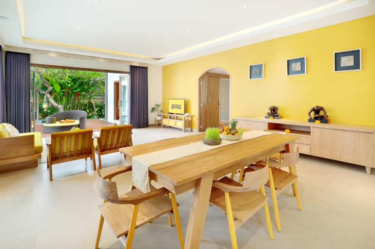Dining Room 12