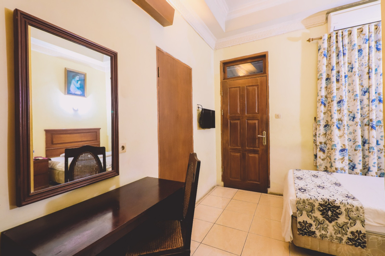 PIA Hotel Medan - Tap to explore photos