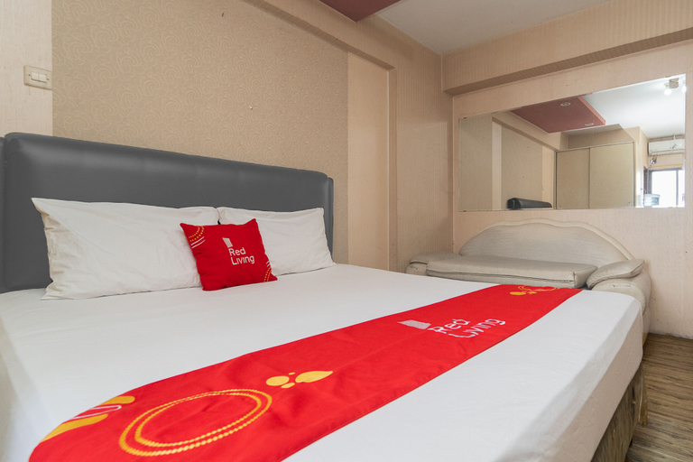 Bedroom 2, RedLiving Apartemen Gateway Cicadas - Premium Property, Bandung