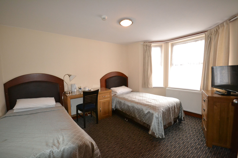 Bedroom 3, Airport Guest House, Slough