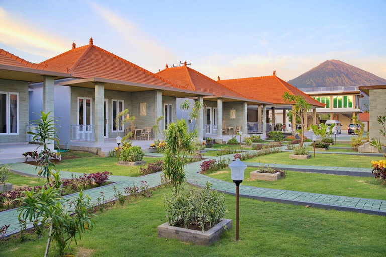 Exterior & Views 4