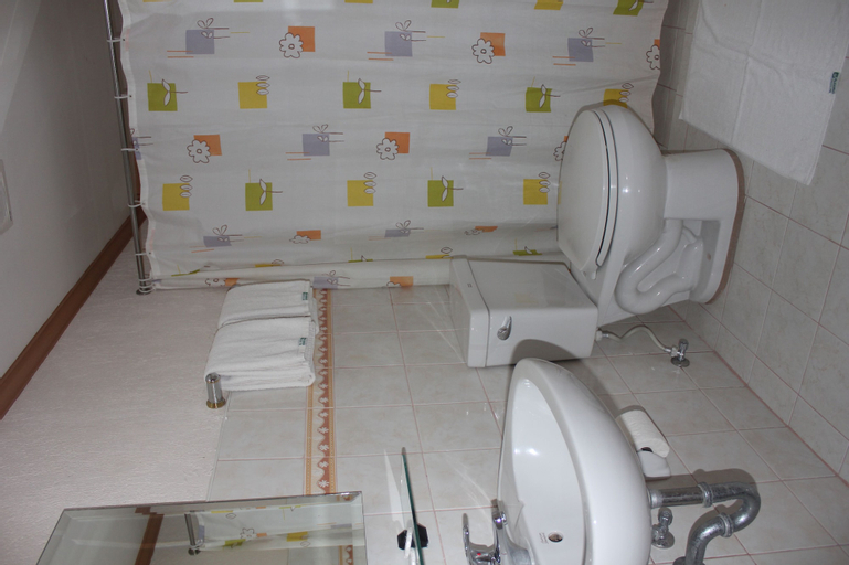 Bathroom 3