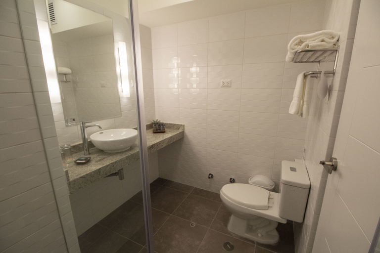 Bathroom 4, Tierra Viva Trujillo, Trujillo