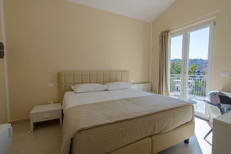 Bedroom 5, B&B Vistamare Suite, Salerno