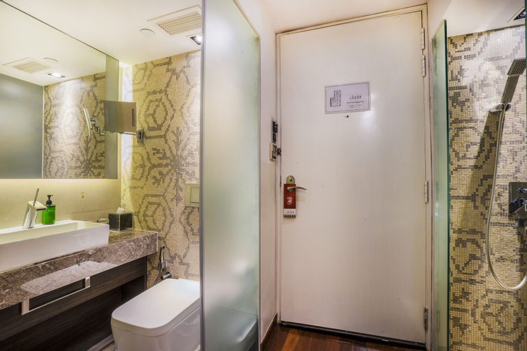Bathroom 9
