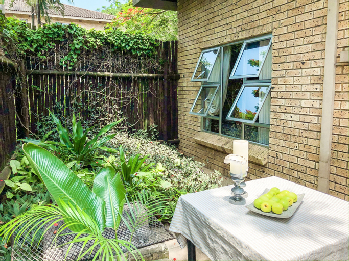 Exterior & Views 1