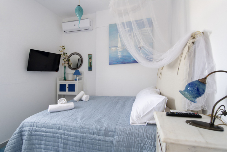 Bedroom 3, Ricos Two bedroom House - Naoussa Paros, South Aegean