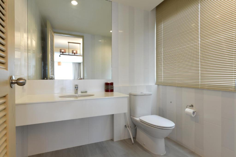 Bathroom 5, Hisea Hua Hin Hotel, Hua Hin