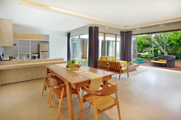 Dining Room 11