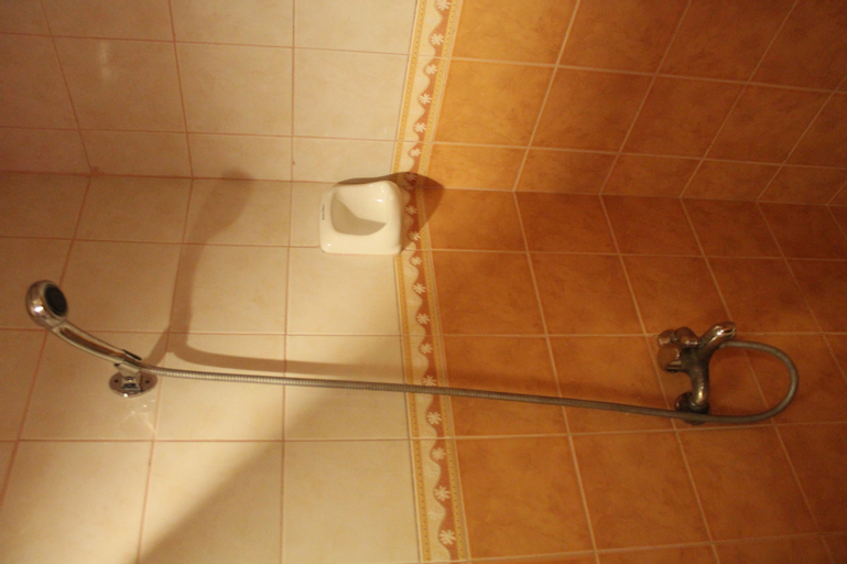 Bathroom 10