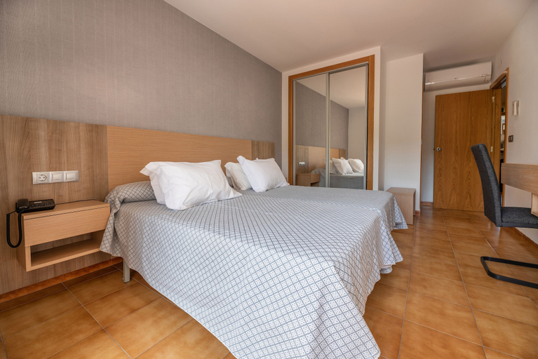 Bedroom 4, Hotel Montemar, Pontevedra