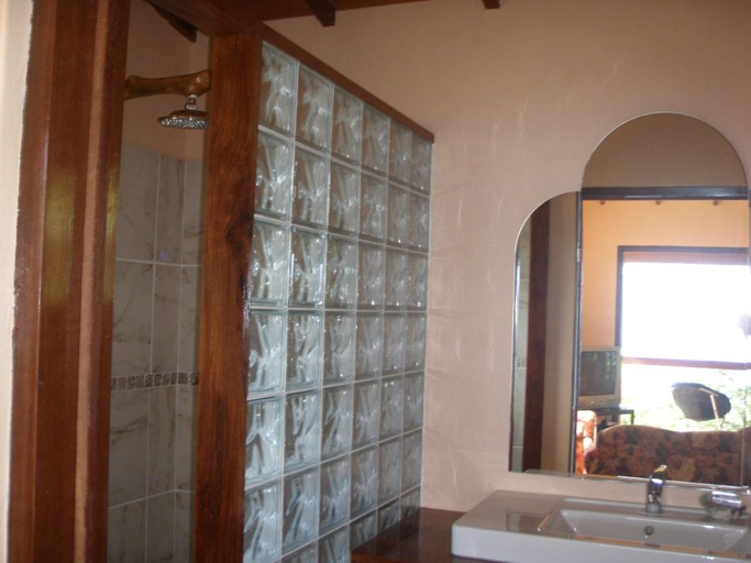 Bathroom 4, Korovesi Sunshine Villas, Cakaudrove