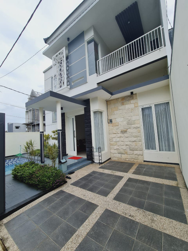 Exterior & Views 2, Villa Azzalia Syariah Private Pool and Karaoke, Malang