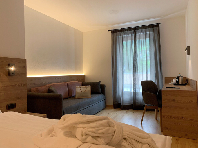 Bedroom 4, Hotel Miravalle, Trento