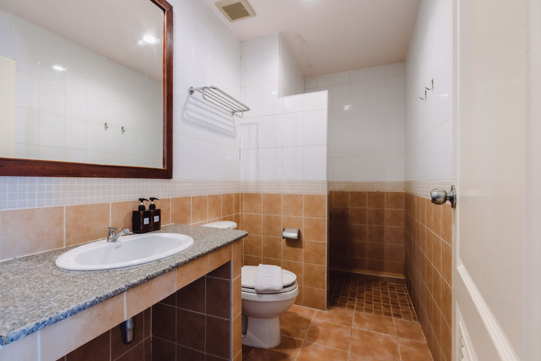 Bathroom 4, Bauman Ville Hotel, Phuket Island