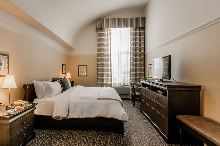 Bedroom 3, Le St-Martin Hotel & Suites Laval, Laval