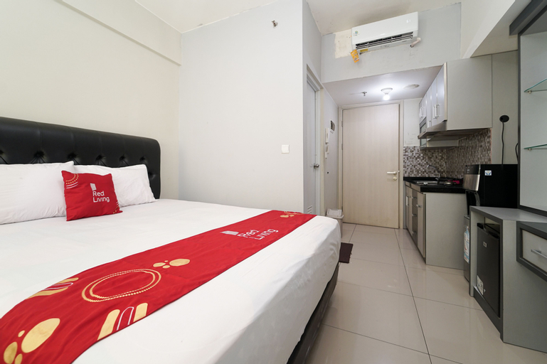 Bedroom 2, RedLiving Apartemen Springlake Summarecon - Happy Rooms with Netflix, Bekasi