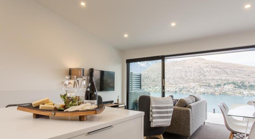 Bedroom 1, Highland Views, Queenstown-Lakes