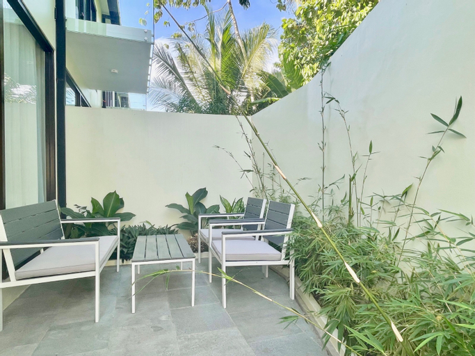 Exterior & Views 26