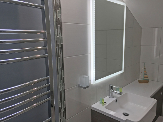Bathroom 4, The Waterfront Inn, Devon