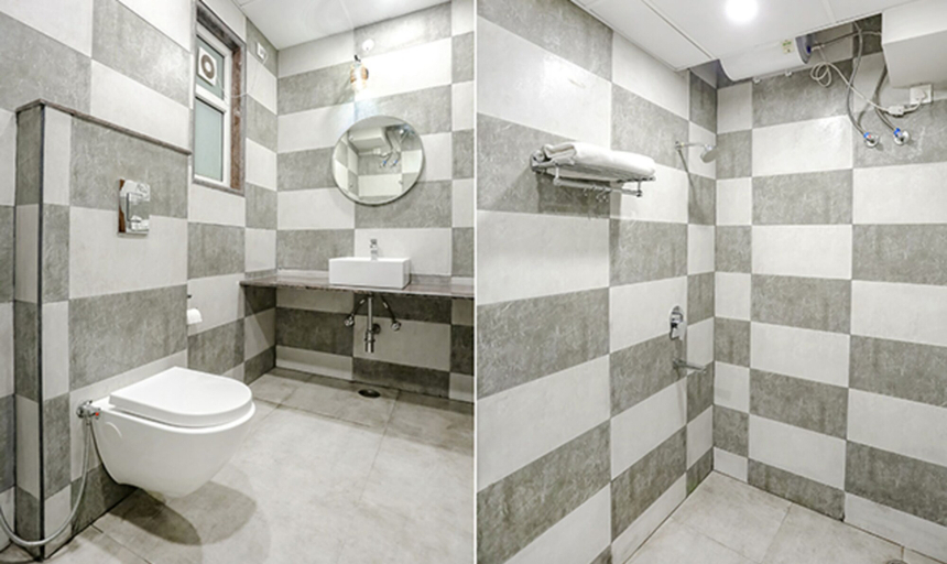 Bathroom 3, FabHotel Aerosky, Delhi