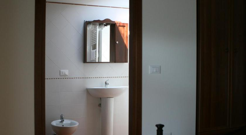 Bedroom 3, Agriturismo La Rosta, Udine
