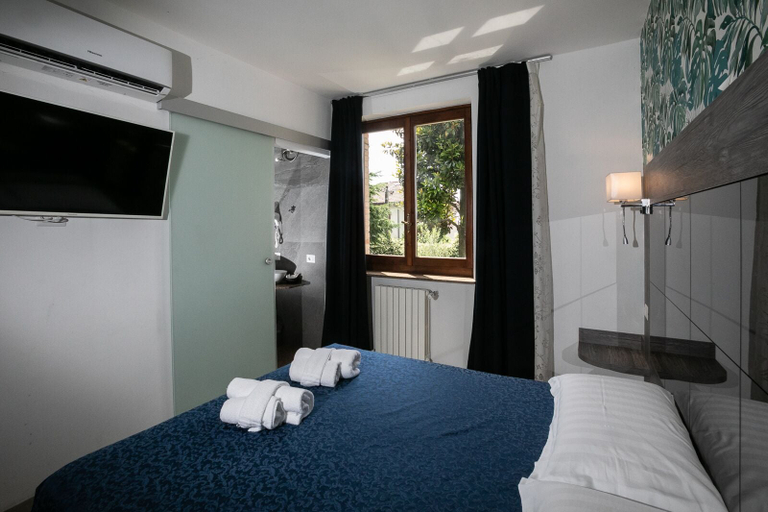 Bedroom 2, Villa Cuore, Como
