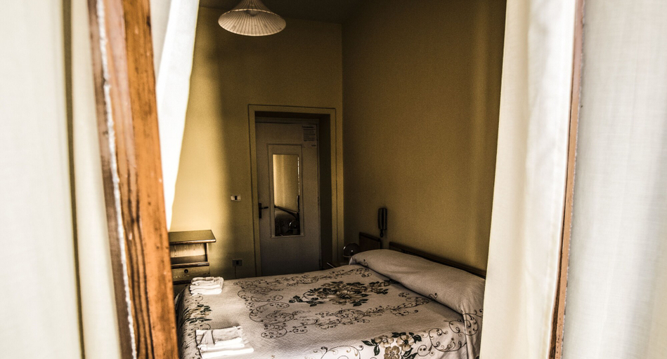 Bedroom 2, Hotel la Spagnola, Cosenza