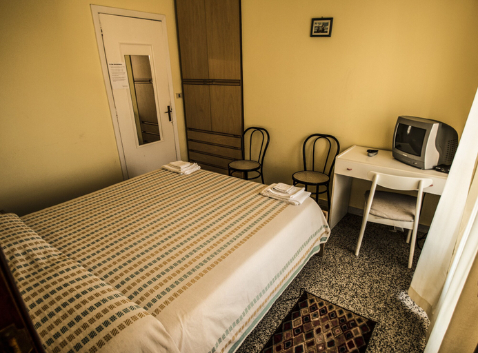 Bedroom 4, Hotel la Spagnola, Cosenza
