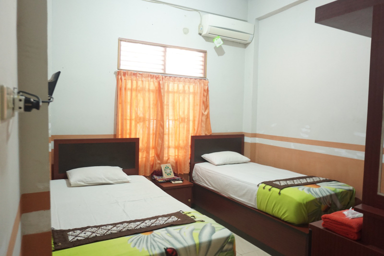 Bedroom 2, Hotel Al Madinah Bangkinang, Kampar