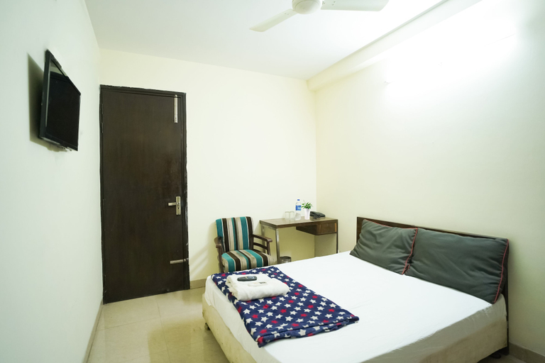 Bedroom 3, Roomshala 014 Hotel EM, Delhi