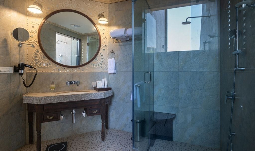 Bathroom 4, Neonz Resort & Club, Anand
