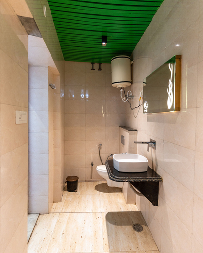 Bathroom 4, Lucky Restaurant and Guest House, Agra