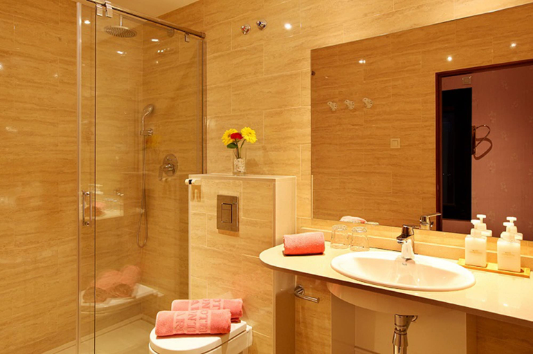 Bathroom 4, Hotel Continental Barcelona, Barcelona