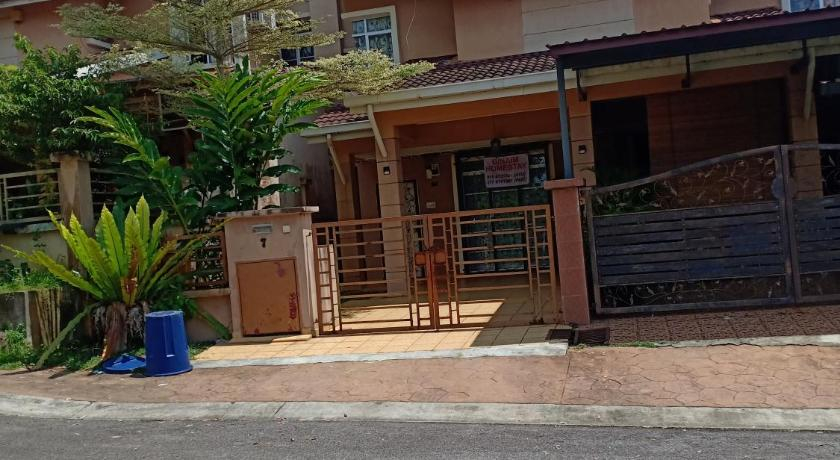 Muslim Dinaim Homestay, Batang Padang