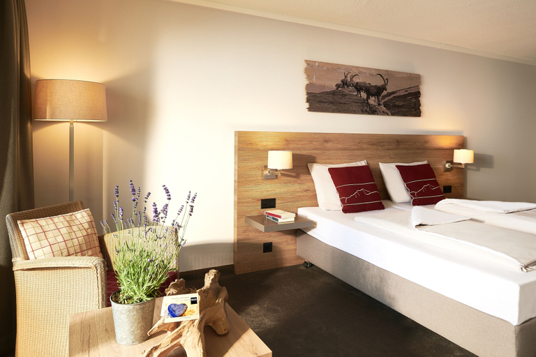 Bedroom, Dorint Blüemlisalp, Interlaken