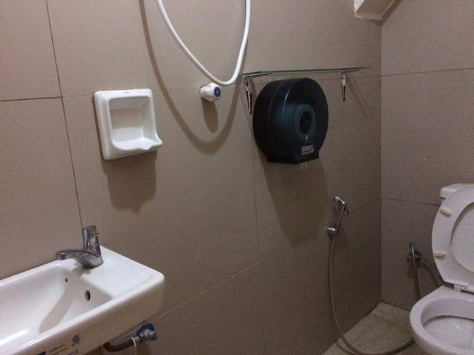Bathroom 5, CRISFILS LODGE INCORPORATED, Dumaguete City