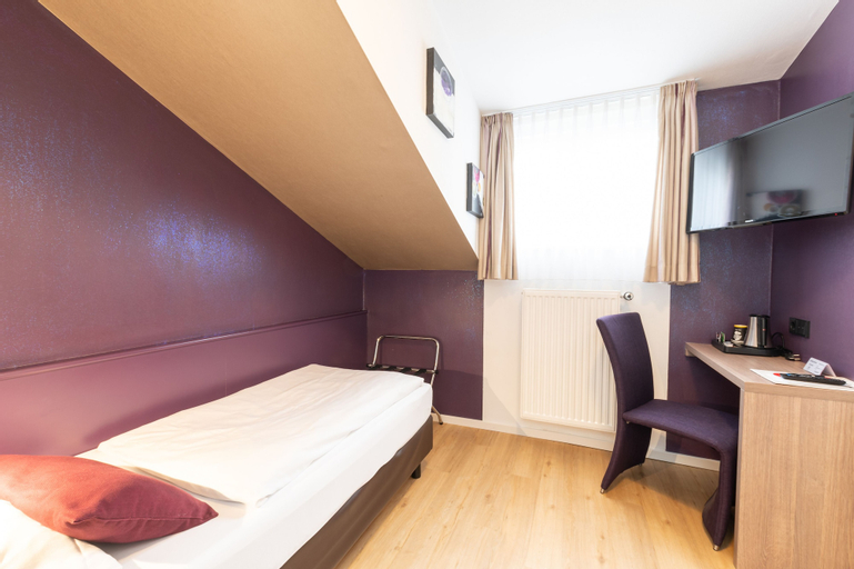 Bedroom 9